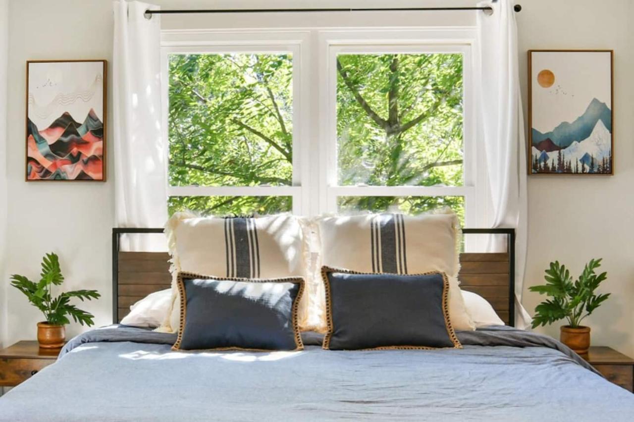 Sun Lit Modern Home With Good Vibes And Lots Of Coffee - Designedbydom แอตแลนตา ภายนอก รูปภาพ